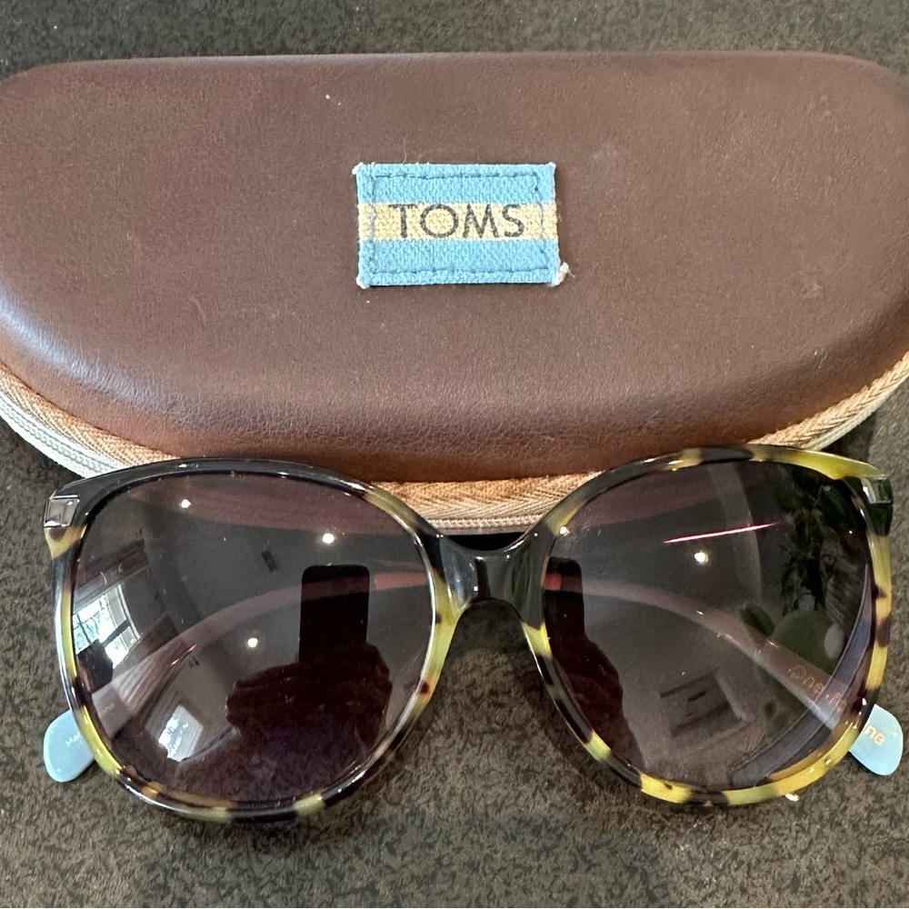 TOMS Tortoiseshell Sunglasses